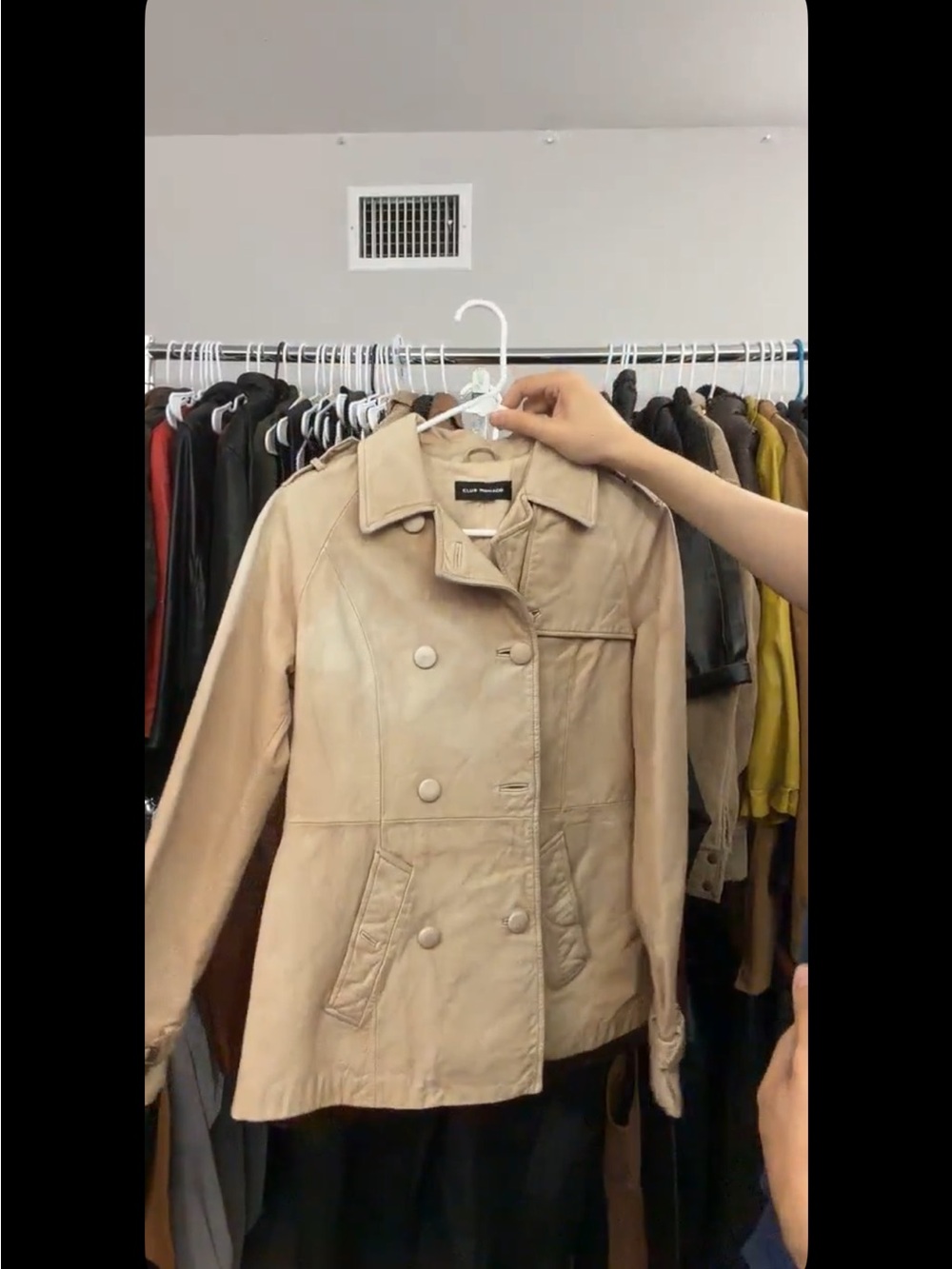 Real leather Women’s Beige Double-Breasted Trench Coat size Small fits Medium